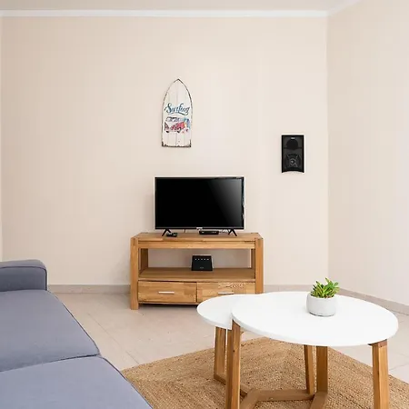 Апартаменти Ocean Beachfront By Real Life Concierge *
